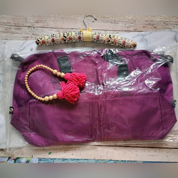 Alo Yoga Gym Duffle Travel Bag Tote Oversized Purple - Picture 2 of 7